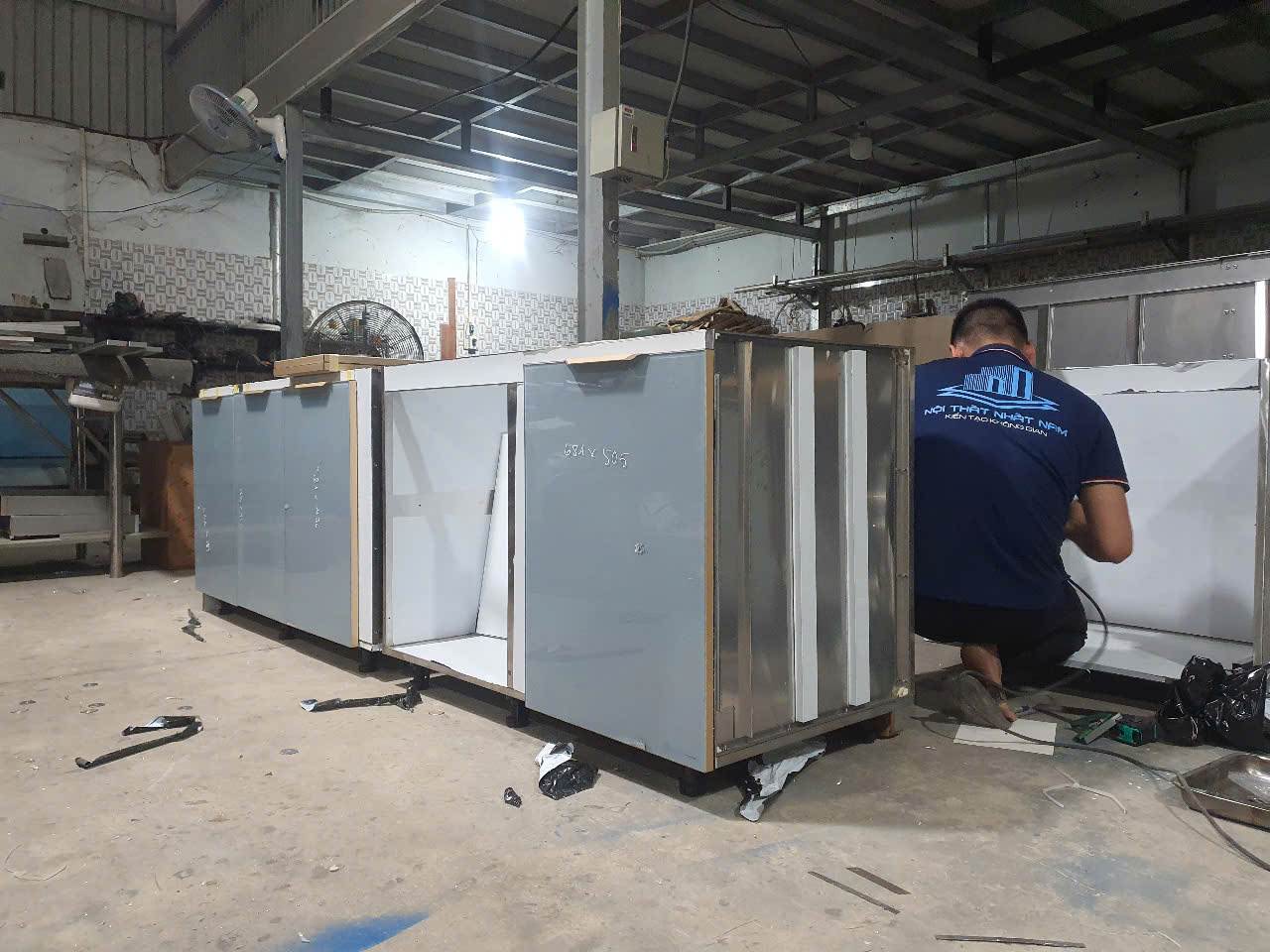 Quầy Bar Nhôm Kính