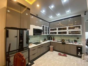 Tủ bếp nhôm cánh kính cường lực