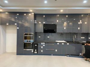 tủ bếp nhôm cánh kính