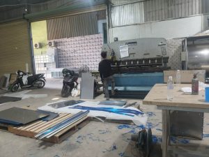 tủ bếp nhôm cánh kính