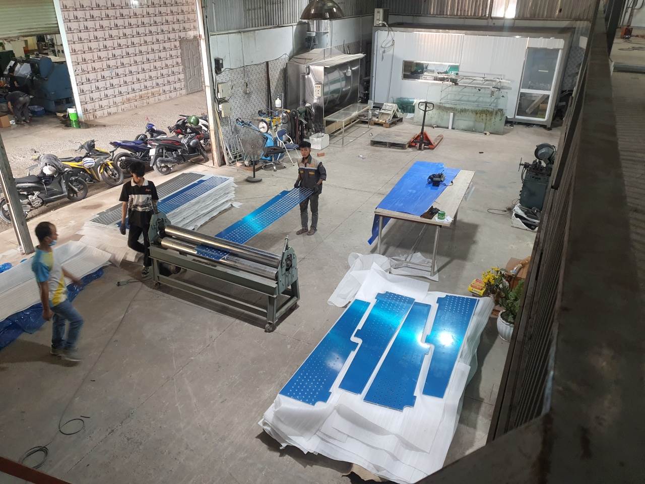 Tủ Bếp Inox 304 Cánh Kính