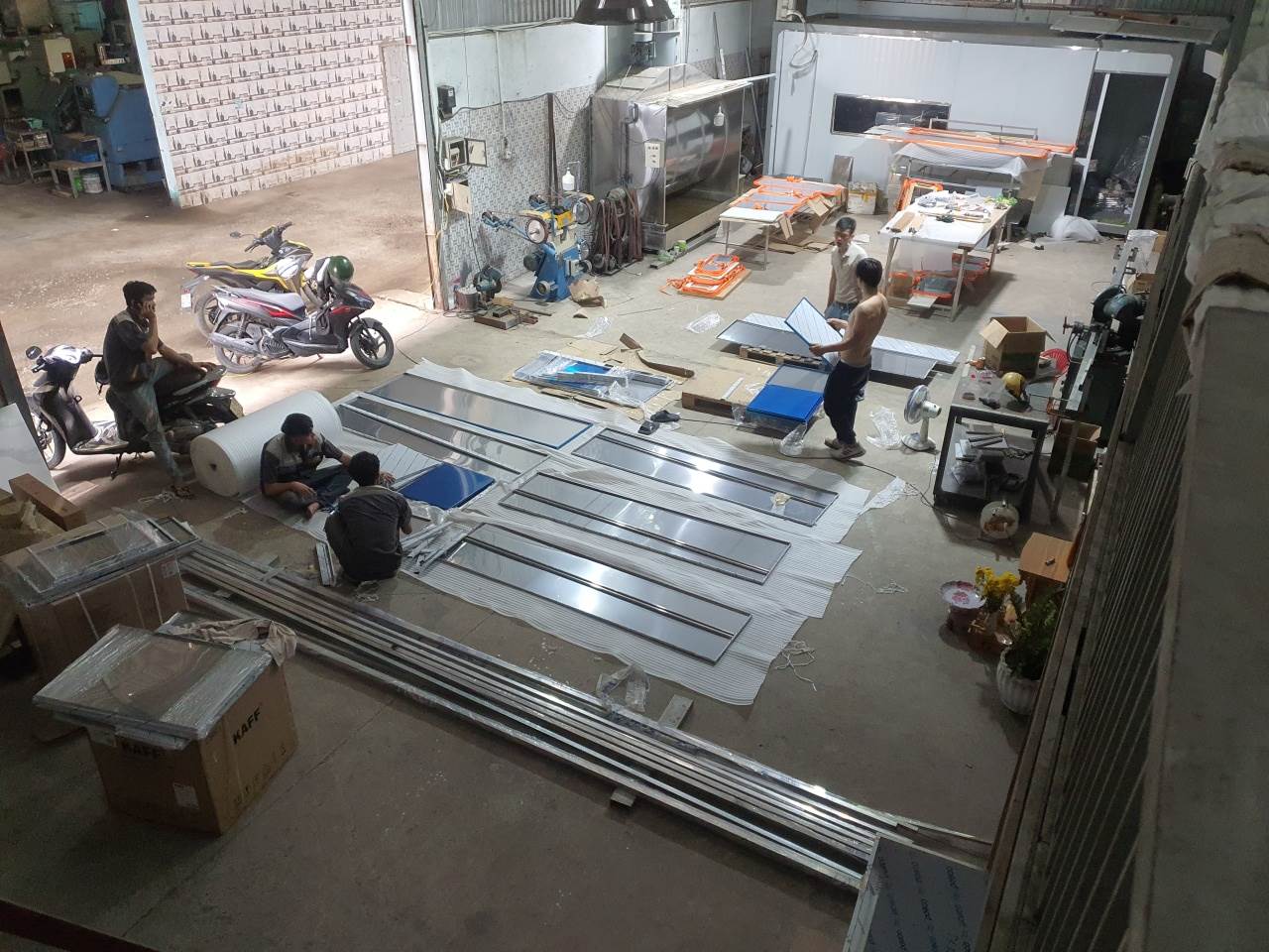 tủ bếp nhôm cánh melamine