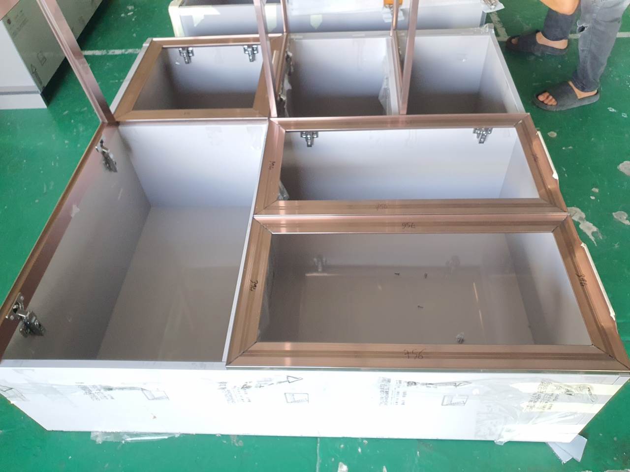 Tủ Bếp Hợp Kim Nguyên Tấm