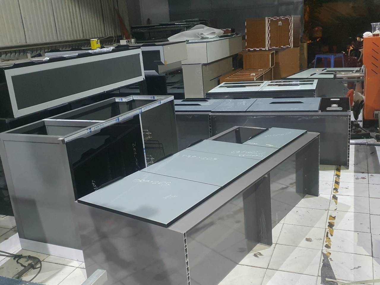 Tủ Bếp Nhôm Hợp Kim