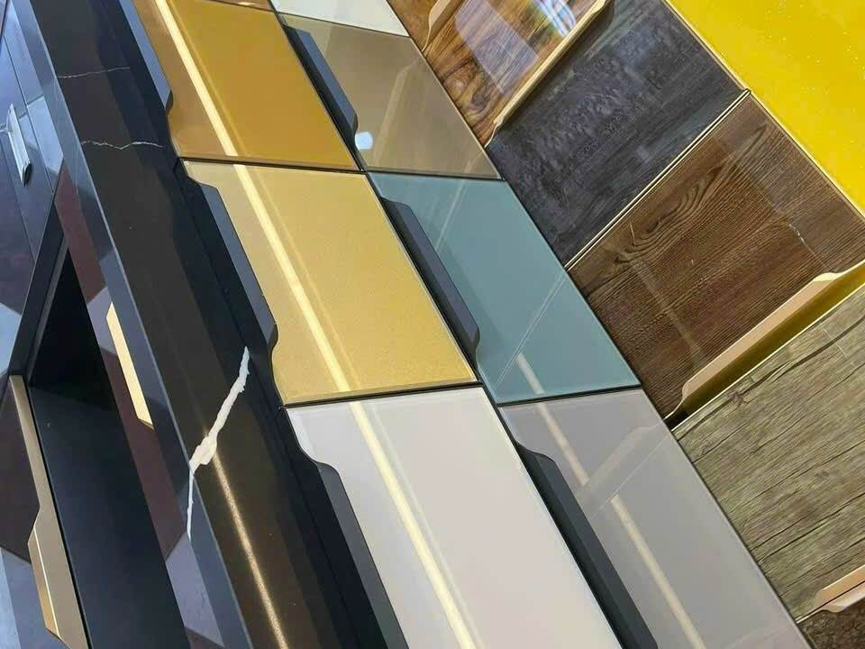 Tủ Bếp Hợp Kim Nhôm Cánh Kính