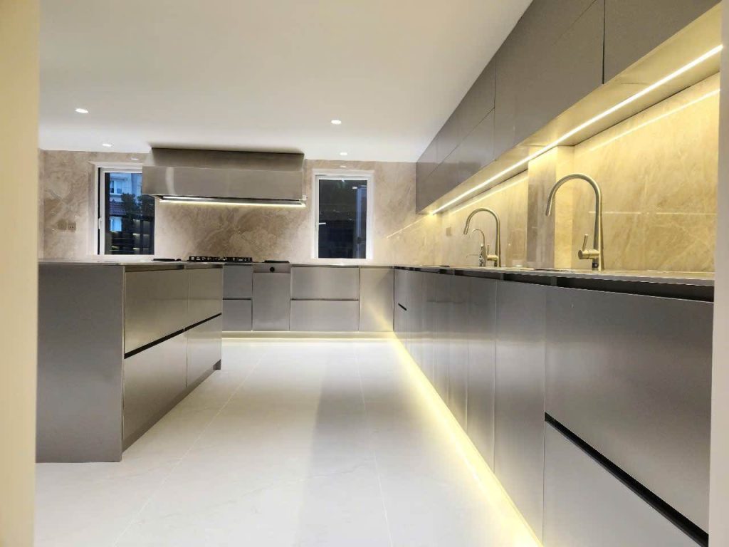 Tủ Bếp Inox Sọc Hairline