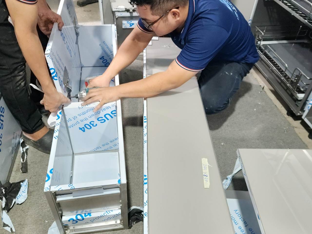 Tủ Bếp Inox 304 Cánh Kính