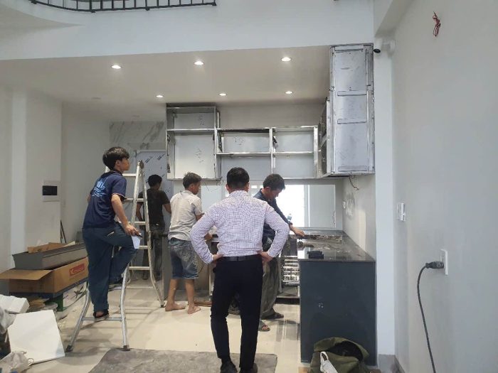 Công trình Anh Vũ, Q. 12- Tủ bếp Inox 304 Sọc Hairline - Cánh Inox Caro