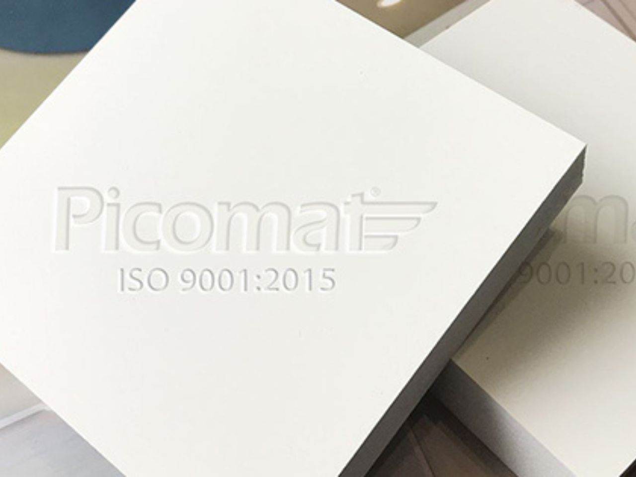 Tủ Bếp Gỗ Nhựa Picomat 