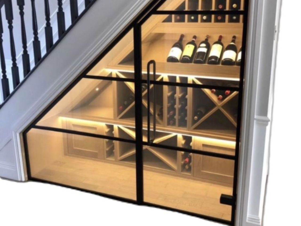 Tủ Cầu Thang Nhôm Kính