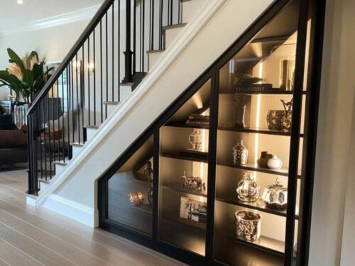 tủ cầu thang nhôm kính