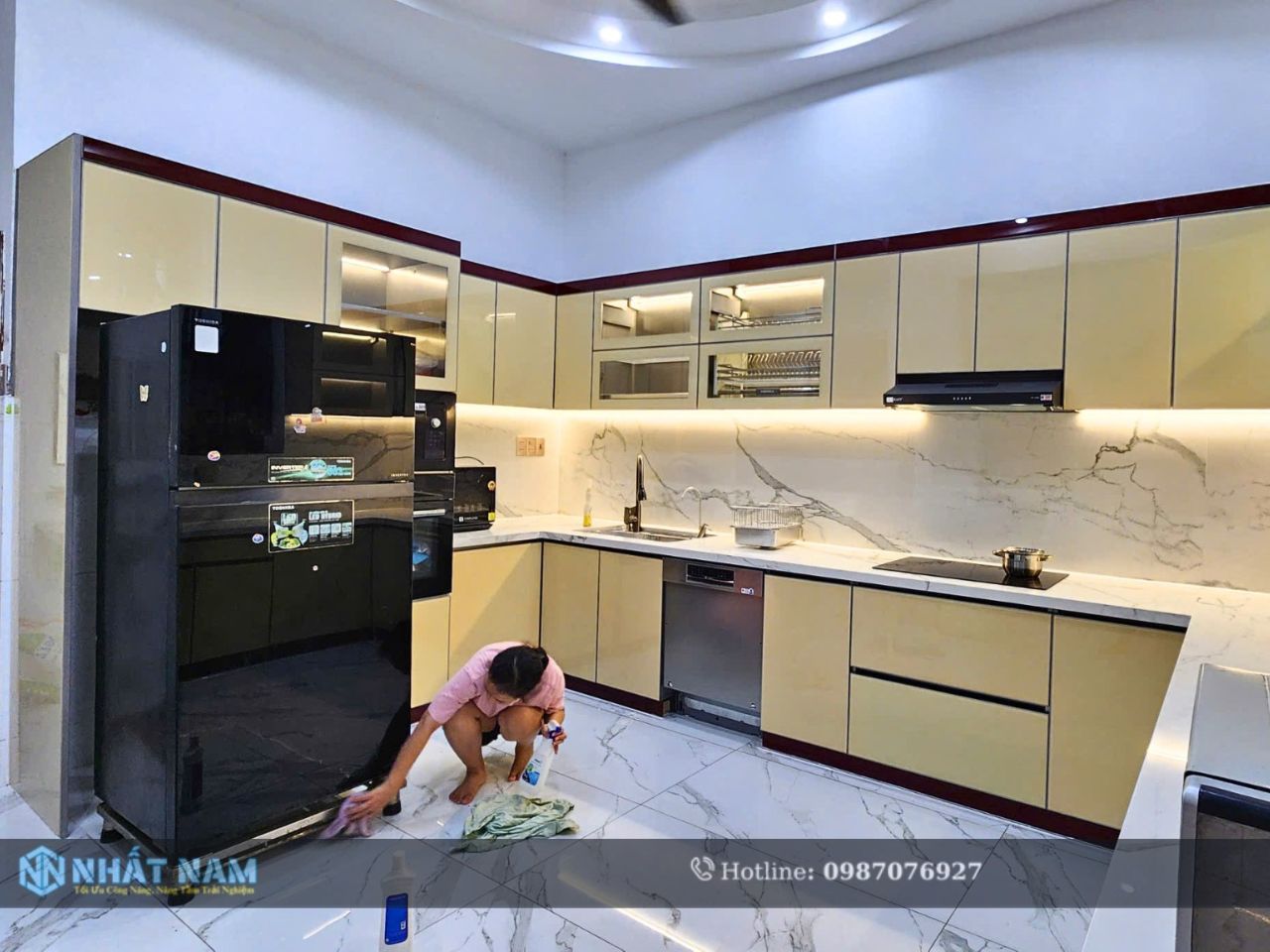 Tủ Bếp Inox Cao Cấp – Cánh Kính Mờ Chống Bám Vân Tay